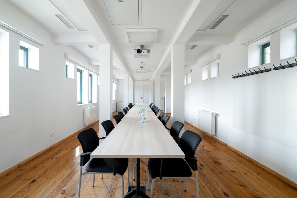 Sala A — ŁAZIENKI RZECZNE